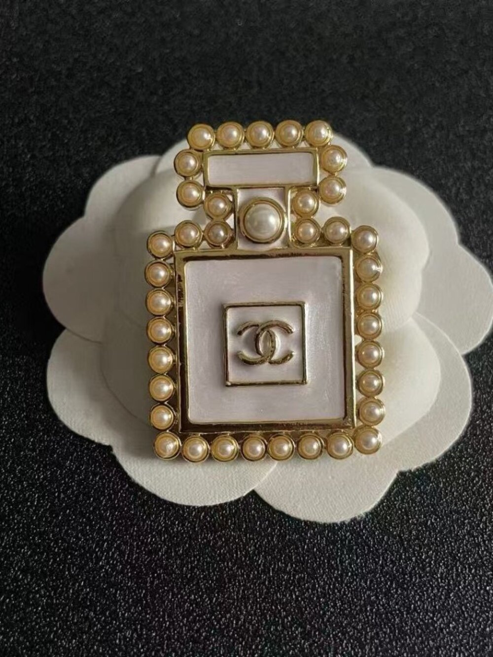 🌸Chanel brooch